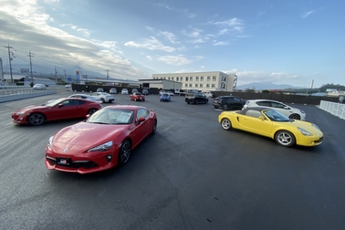 GR Garage U-car展示場