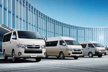 (左):VAN・2WD・2800ディーゼル・標準ボディ・スーパーGL